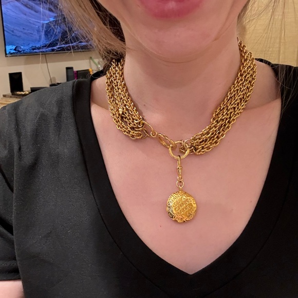 Chanel Vintage 24K Plated Turnlock Necklace.  Late 1970s early 1980s vintage - Picture 12 of 13